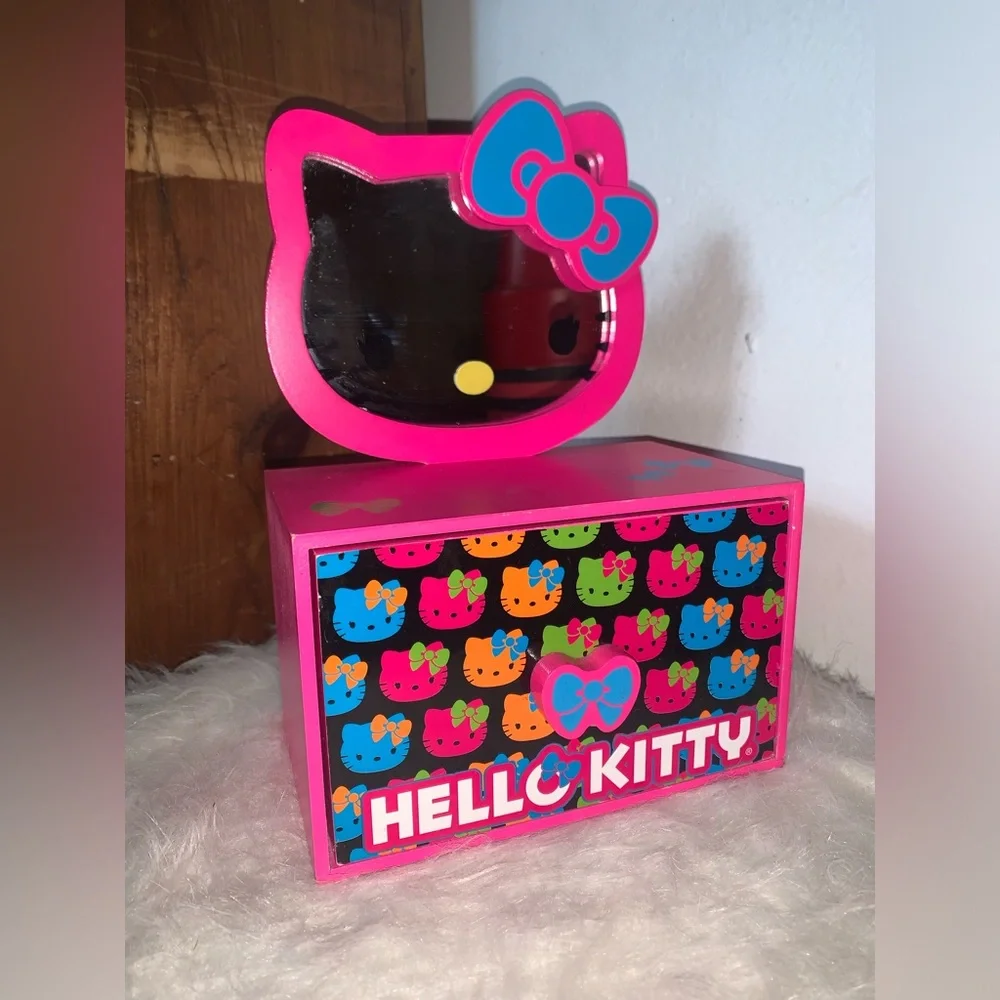 2014 Hello Kitty Jewelry Box with Mirror